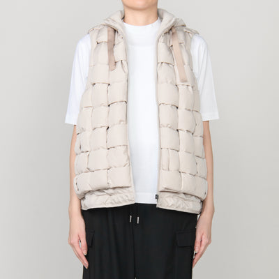 編み込みダウンジレ