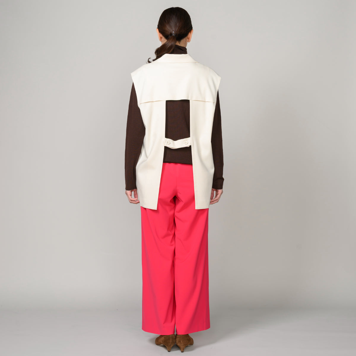 バックデザインジレ