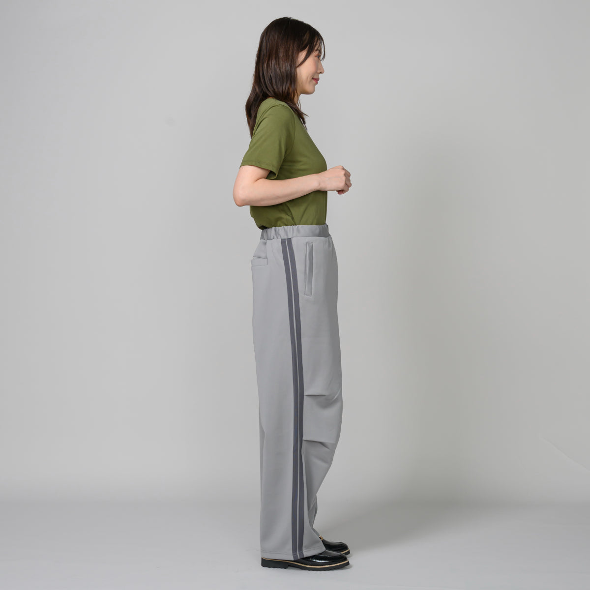 ニータックトラックパンツ