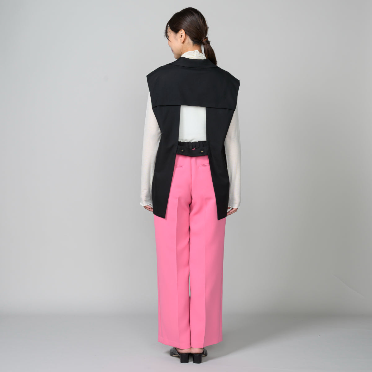 バックデザインジレ