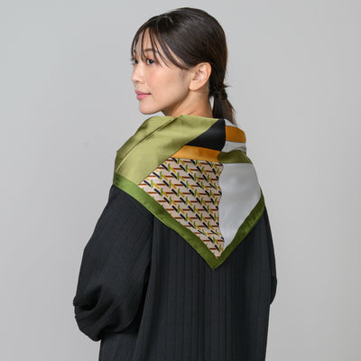 幾何学柄スカーフ