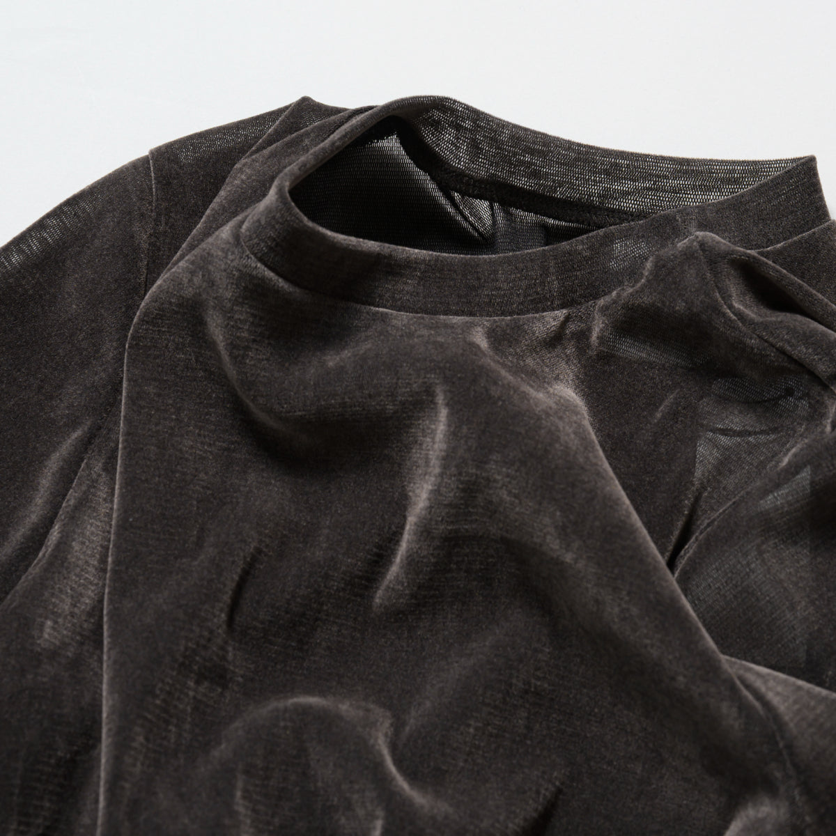 サムホール付きシースルーロングTシャツ